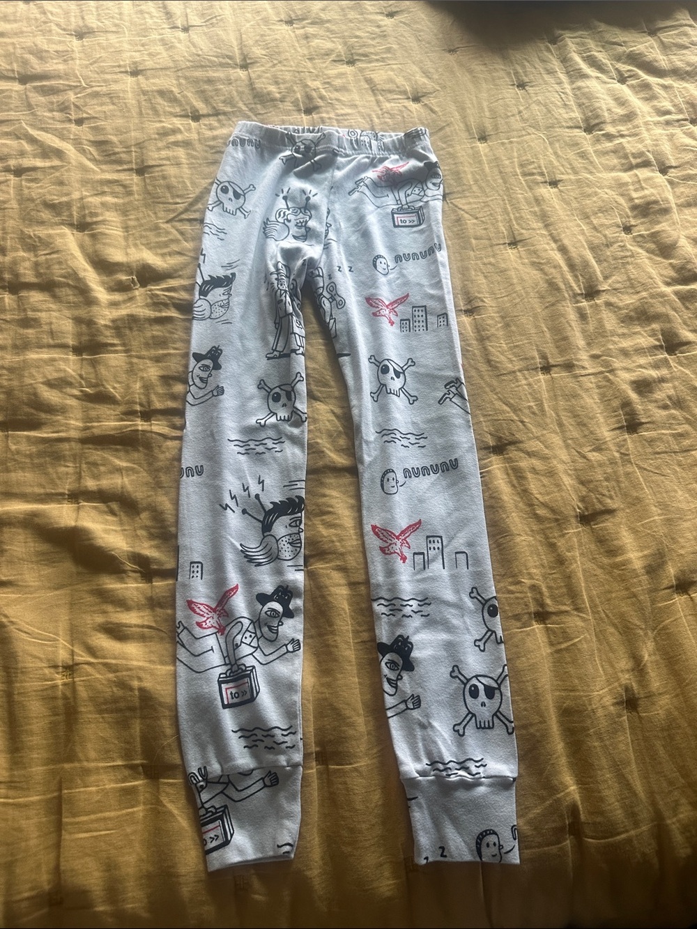 nununu Grey Leggings with Black and Pink Graphic Print